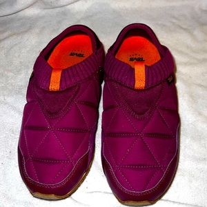 Teva size 9 comfort Mocs